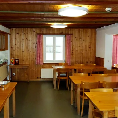 Youth Hostel *
