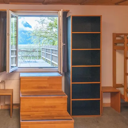 Youth Hostel *