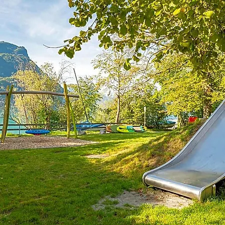 Youth Hostel *