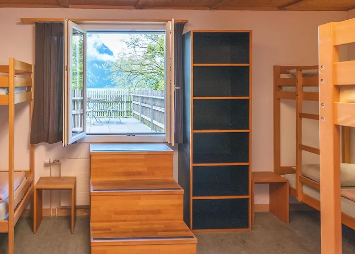 布里恩茨青年旅舍 旅馆 *